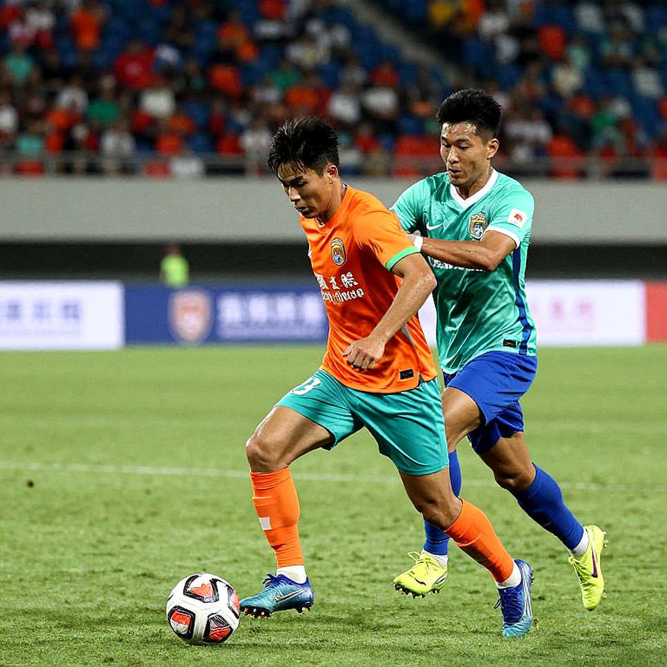U23 Việt Nam thắng U23 Philippines 2-0: 45 phút đầu bế tắc và vết nứt nằm ở cách đọc khối phòng ngự thấp