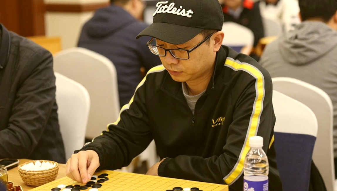 Bầu cử FIDE 26/9: Ghế trống của nhà vô địch và ba doanh nhân trên lá phiếu