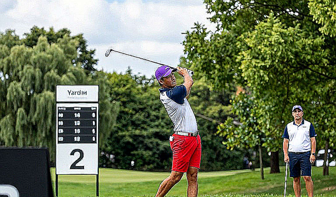 Tám lớp phân tích một giải golf và khoảng trống dữ liệu không ai muốn công bố