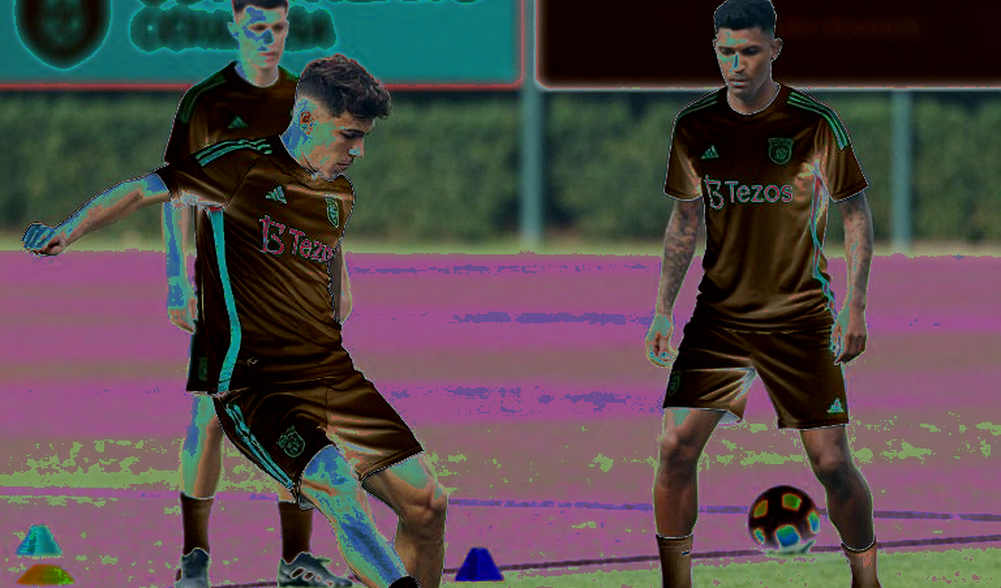 Manchester United lỗ ròng 43 triệu bảng năm thứ bảy liên tiếp: dòng tiền chảy đi đâu giữa doanh thu kỷ lục?